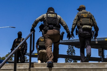 Edwin Lopez-Cornejo, un migrante salvadoreño de 41 años, murió bajo custodia de ICE tras una emergencia médica en el centro de detención Delaney Hall de Nueva Jersey. (Blake Fagan / AFP)