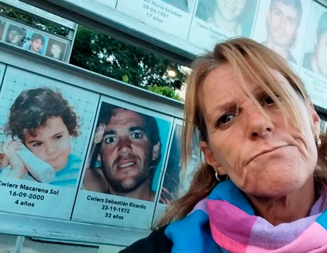 Gabriela sostiene que la responsabilidad de la tragedia de Cromañón recae en el Estado y la corrupción, y discrepa con su madre sobre el papel de Callejeros