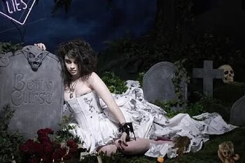 Tras el cine, Megan adoptó