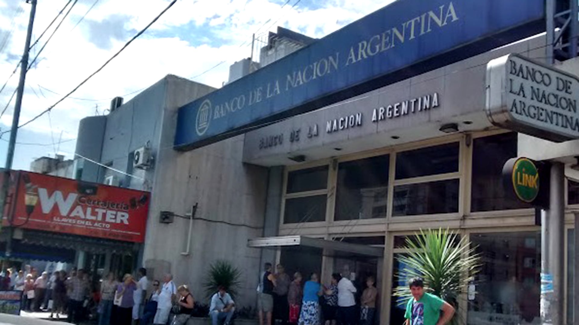 La investigación se inició cuando una empleada del Ministerio de Producción de Santiago del Estero intentó cobrar y depositar en el Banco Nación cheques de la Coordinadora Provincial de Algodón que presentaban adulteraciones en la identificación de sus beneficiarios (Foto ilustrativa: Archivo)