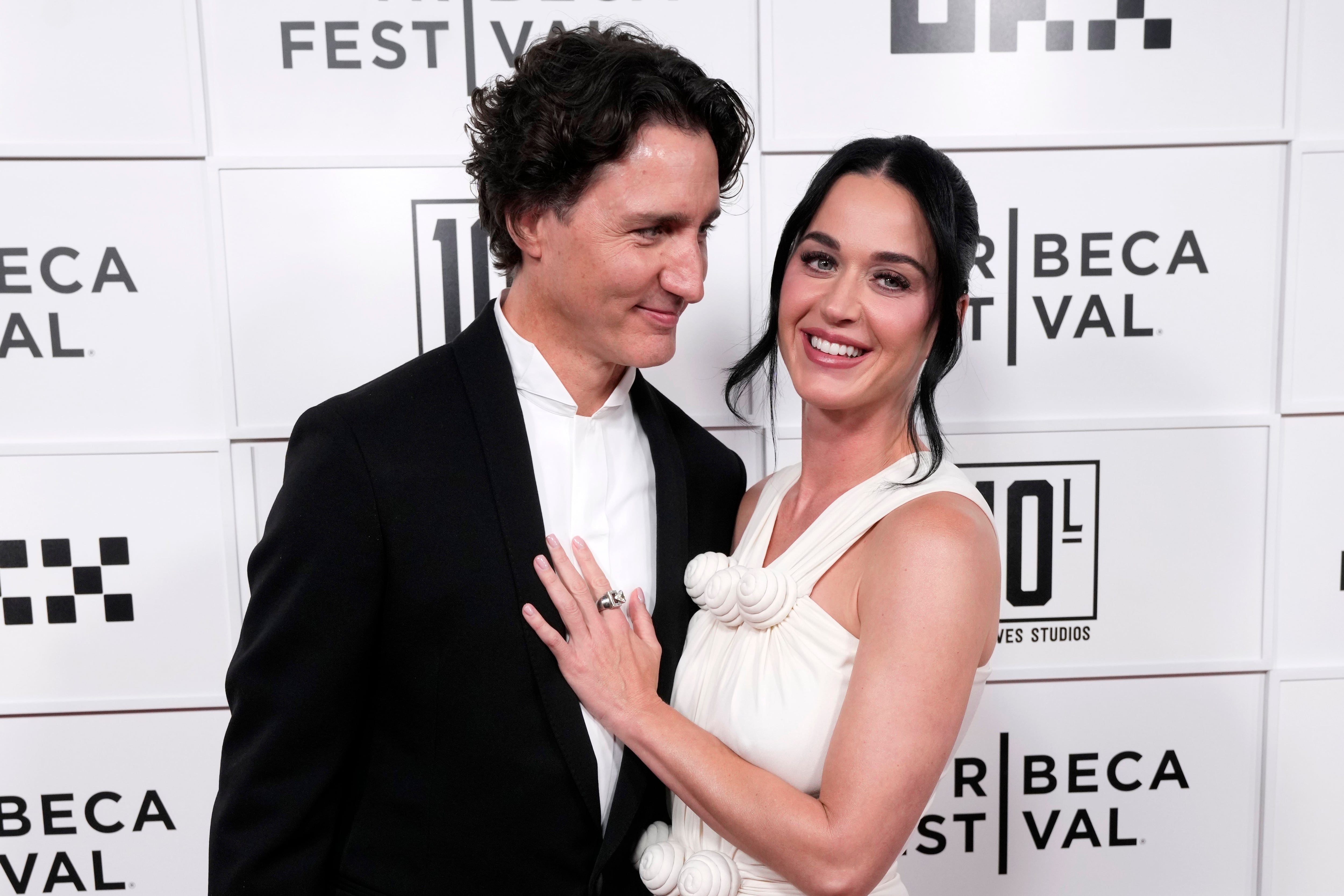 El vínculo entre Katy Perry y Justin Trudeau comenzó tras la separación con Orlando Bloom y tuvo sus primeras apariciones en Montreal en julio de 2025 - (Photo by Charles Sykes/Invision/AP)