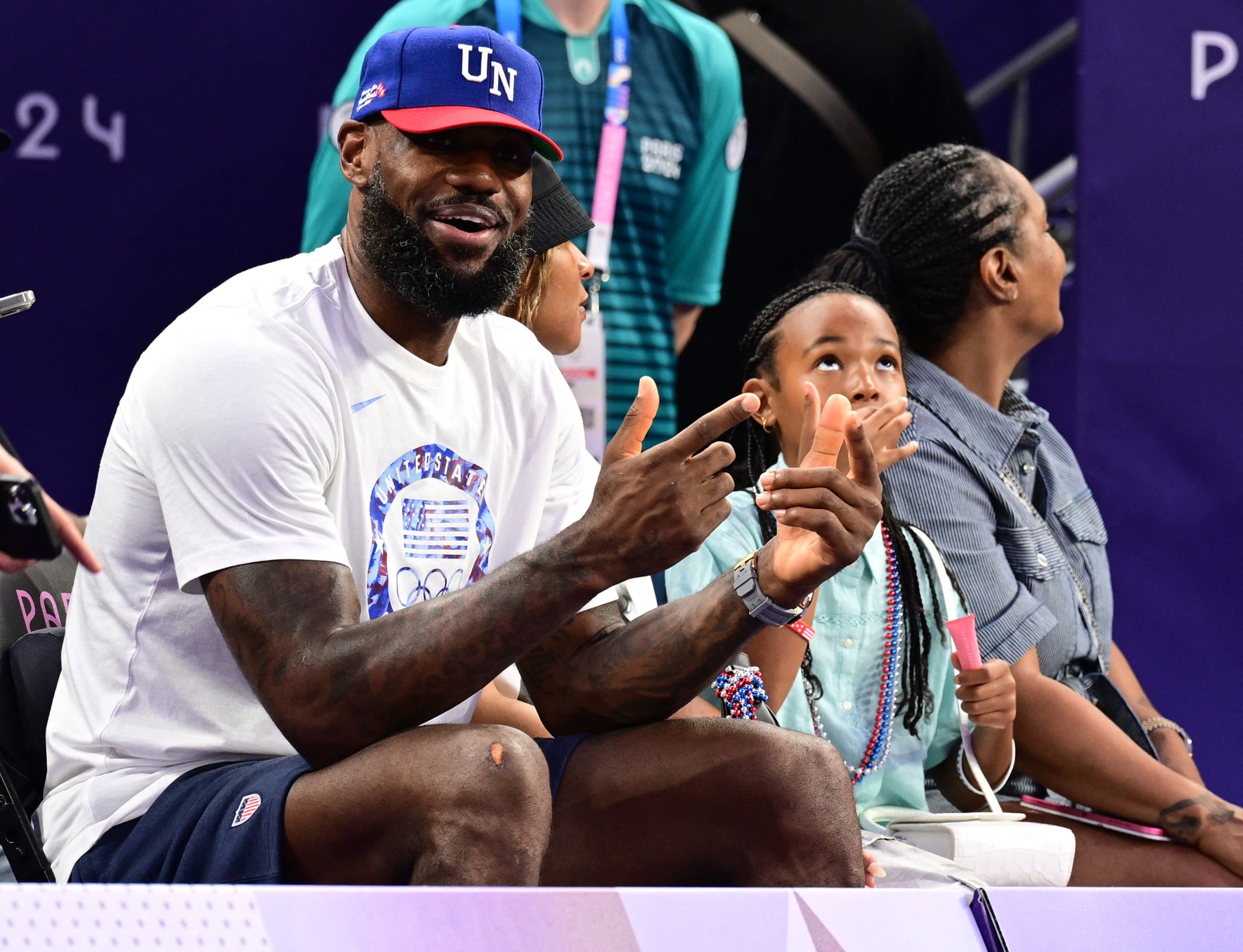 La cercanía familiar y el deseo de LeBron James de vivir en Ohio podrían influir en su decisión de regresar a Cleveland Cavaliers (REUTERS/Angelika Warmuth)