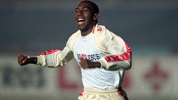 Eduardo Esidio celebrando un gol