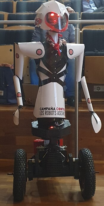 La robot humanoide María estuvo,