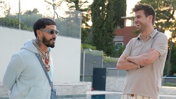 El cantante urbano compartió una foto con el exnovio de Shakira y generó una ola de reacciones en redes - crédito @anuel / Instagram