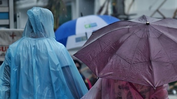 Las lluvias y las tormentas mantienen este miércoles en riesgo a gran parte del país