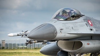 "Los aviones daneses F-16 vendidos