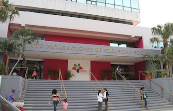 El INSS de Nicaragua recibió 16.029,7 millones de córdobas en transferencias estatales desde 2022, pero el sistema de pensiones siguió en déficit. (Imagen retomada del INSS Nicaragua)