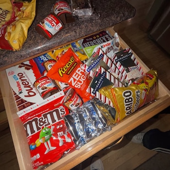 Emilia Mernes mostró los dulces