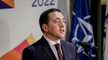 Albares defiende una salida pacífica