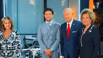 Ronald Johnson celebra la llegada de Cadillac a la Fórmula 1 con Checo Pérez