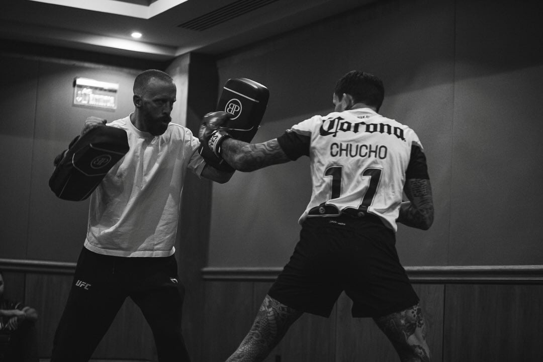 El ecuatoriano busca salir victorioso de tierras mexicanas, tal y como lo hizo su compatriota en el futbol mexicano. (IG Chito Vera)