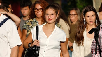 La prensa internacional se rinde ante la sencillez de la princesa Leonor en la universidad: “Sienta las bases para las futuras reinas de Europa”