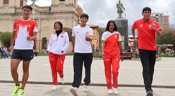 Cinco de los siete atletas huancaínos se alistan para viajar a Brasilia. De izquierda a derecha: Jaime Ccanto, Estrella Rojas, Miguel Ángel Quispe, Yadira Orihuela y Kevin Cahuana. Crédito: Revista Atletismo Peruano.