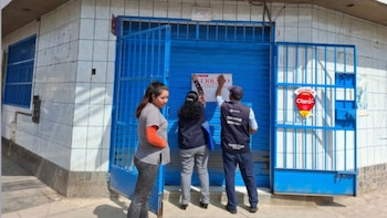 Clausuran cinco farmacias en Ate