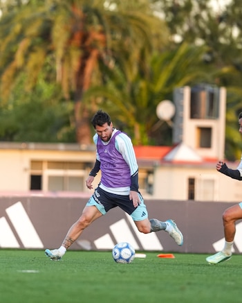 álbum de Messi última práctica con la selección