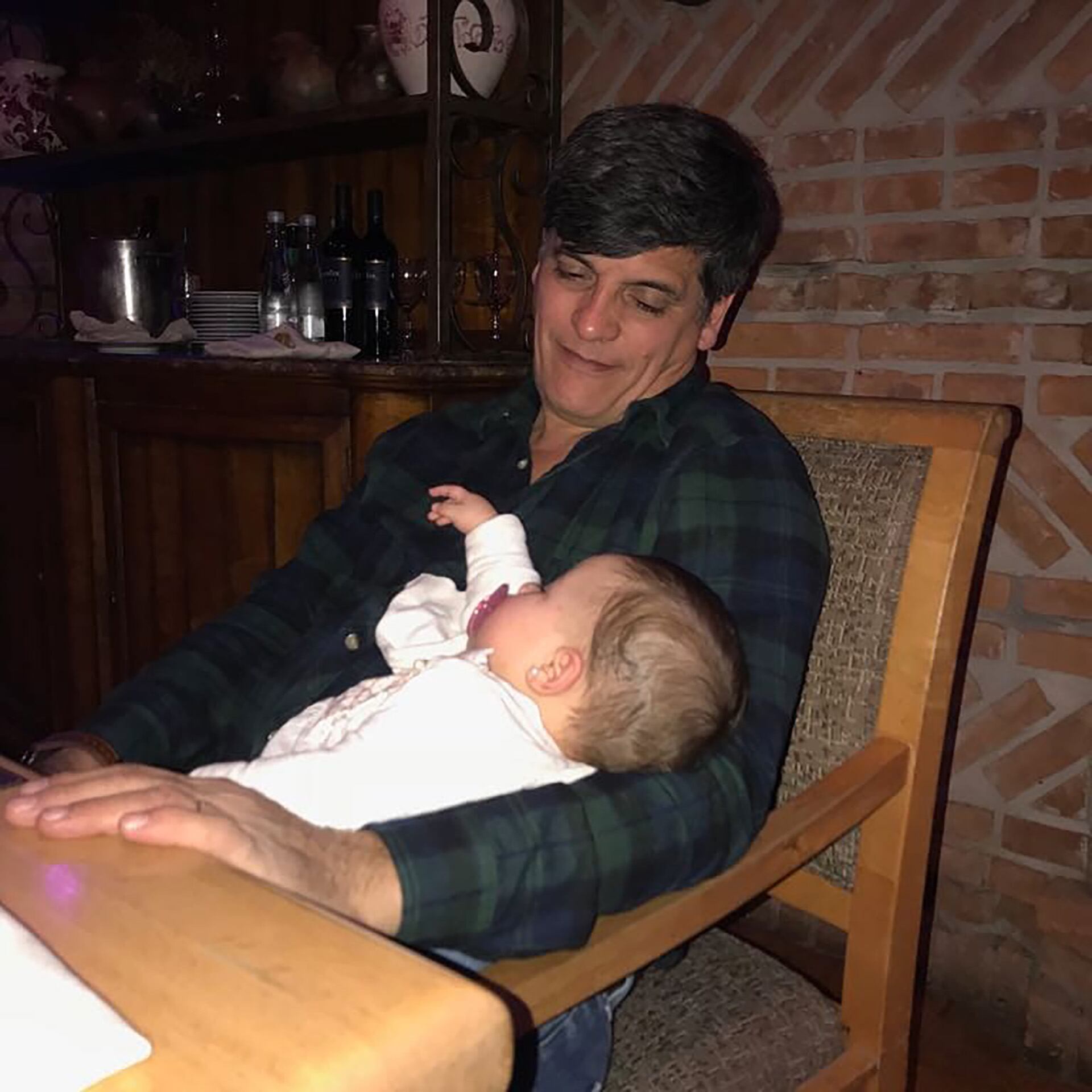 En sus redes sociales, Vargas comparte imágenes junto a su familia.