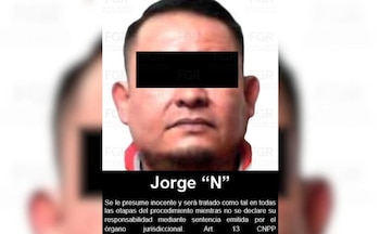 Junto con más personas, que no eran funcionarios, cometieron los delitos de robo y secuestro mostrando insignias faldsas Foto: Fiscalía Querétaro