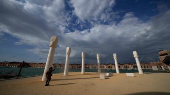 "Keepers of the Krown", de