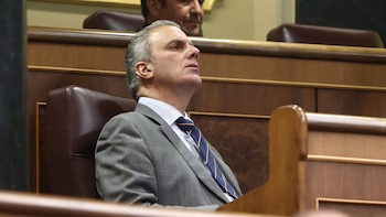 El Grupo Mixto dará a Ortega Smith el mismo trato que Ábalos: no hablará en el Pleno ni tendrá cupo para iniciativas