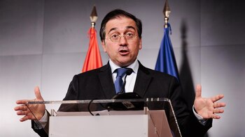 Albares, ante el regreso de