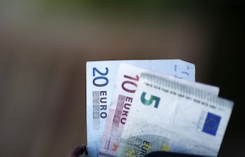 El euro, también llamada moneda única, es la moneda oficial de la Unión Europea. (Archivo Infobae/Agencias)