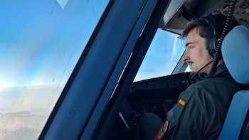 Un avión del Ejército del