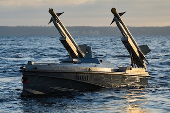 Un dron marino Magura V7 de la Agencia de Inteligencia de Defensa de Ucrania, en un lugar no divulgado, el 6 de diciembre del 2025
(AP foto/Efrem Lukatsky)
