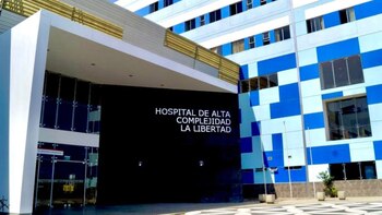 Médicos logran extracción de gigantesco