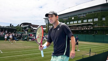 Gonzalo Bueno y su primer desafío sobre césped: buscará un lugar en el cuadro principal de Wimbledon 2026