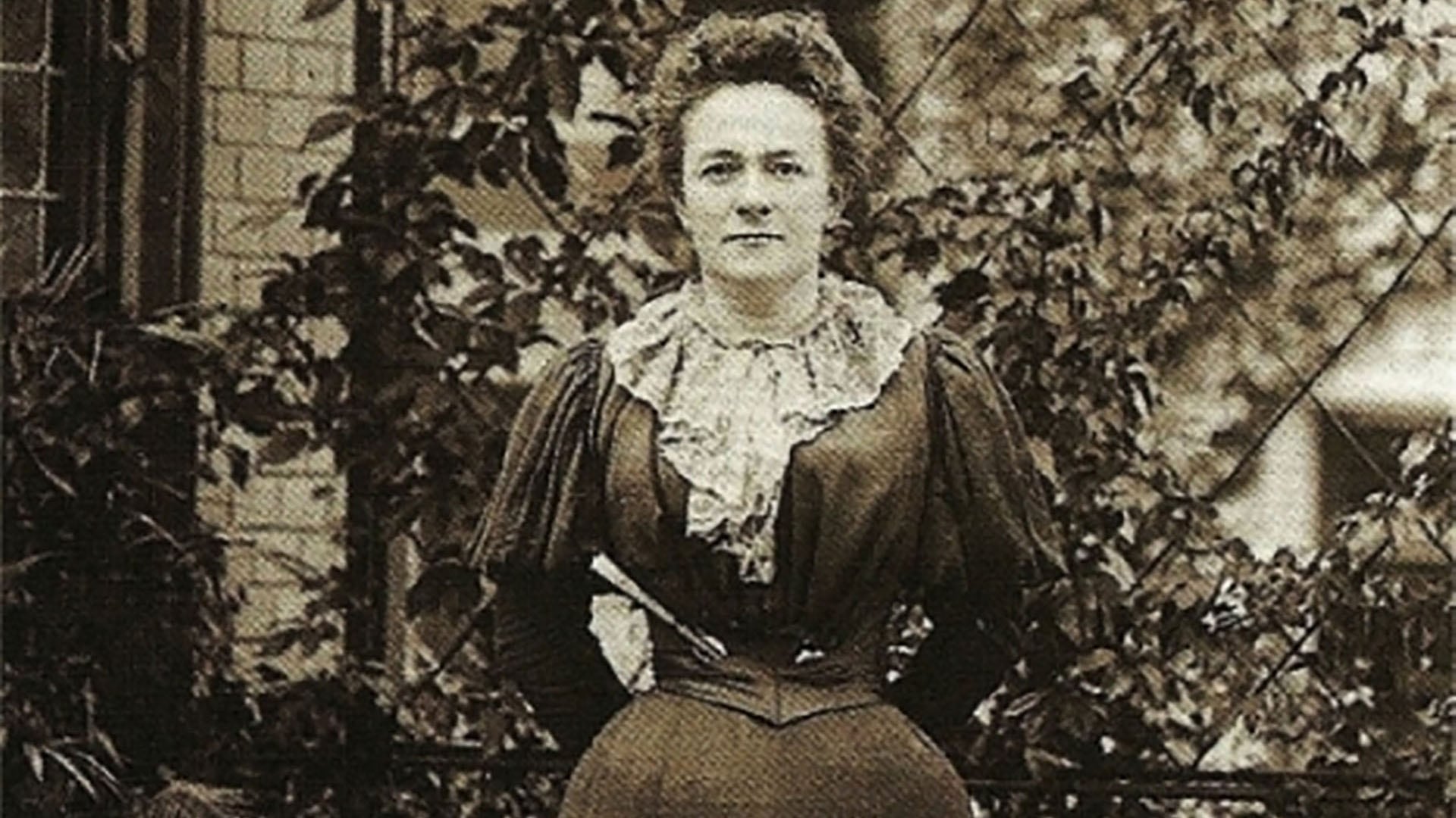 Clara Zetkin, activista alemana: “Cuando los hombres matan, nos toca a nosotras luchar por la preservación de la vida”