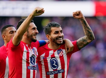 Correa celebra junto a Koke