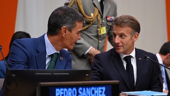 Sánchez defiende junto a Macron la protección de la infancia ante la IA para evitar "una jungla sin ley"