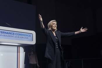 Marine Le Pen, en su discurso tras conocerse los resultados de la primera vuelta de las elecciones legislativas (Cyril Marcilhacy/Bloomberg)