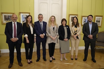 De izq a der: Carlos