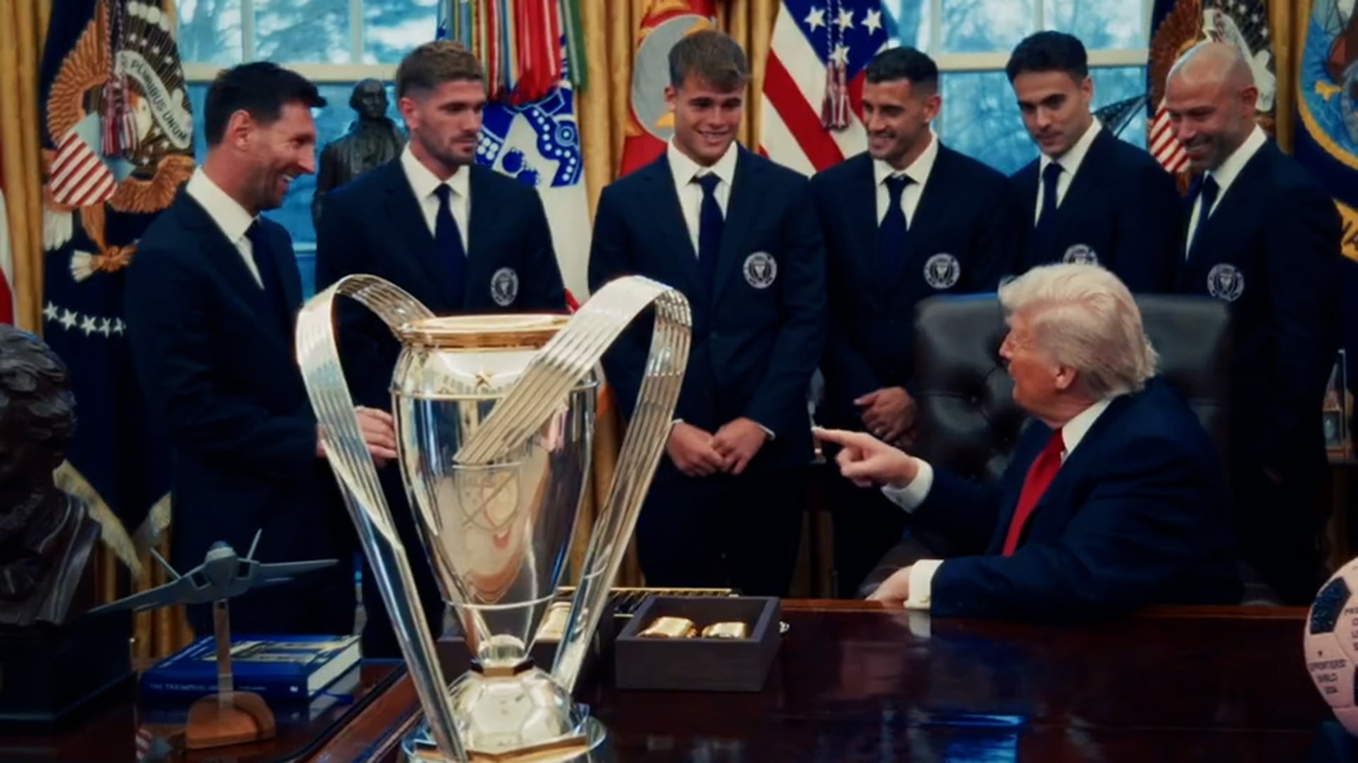 La broma que De Paul le hizo a Donald Trump con Messi presente en la visita de Inter Miami a la Casa Blanca