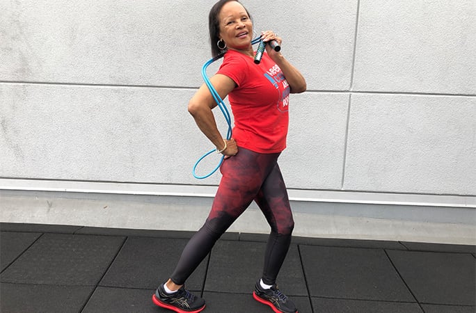 Annie Judis, de 82 años, acumula 14 récords Guinness en pruebas físicas y recuperó en 2026 una marca en Tucson, Arizona (Créditos: Guinness World Records)