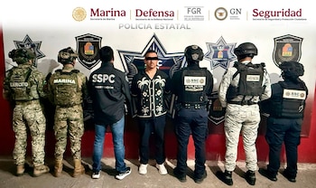 Es buscado por narcotráfico y se planea su extradición Foto: SEMAR, DEFENSA y FGR
