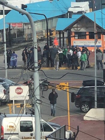 Marineros y camioneros impiden el