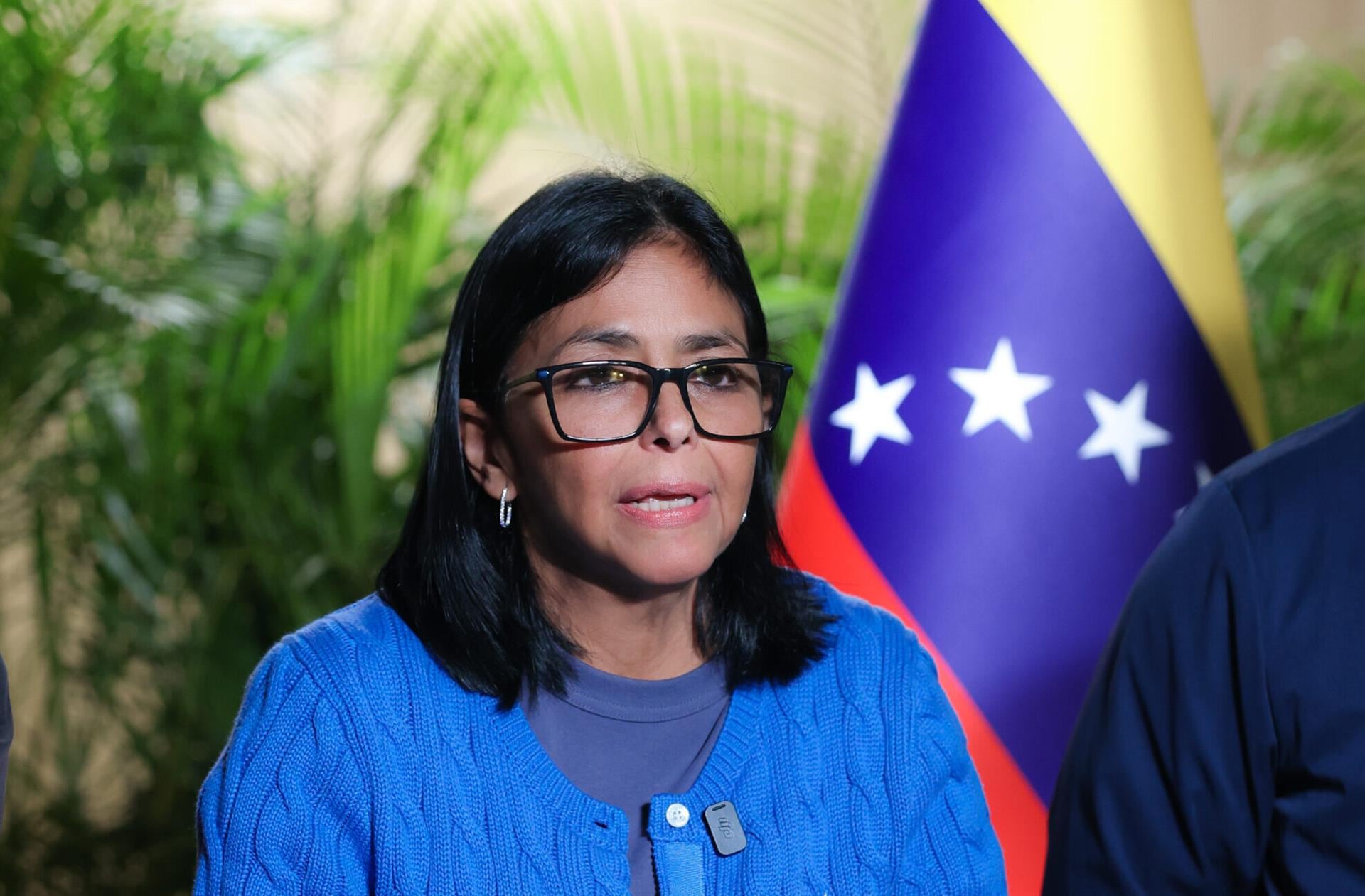 Delcy Rodríguez inspecciona terrenos en La Guaira para ofrecer soluciones a los desplazados por los seísmos