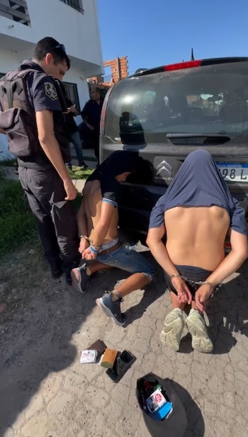 Los dos sospechoso capturados in