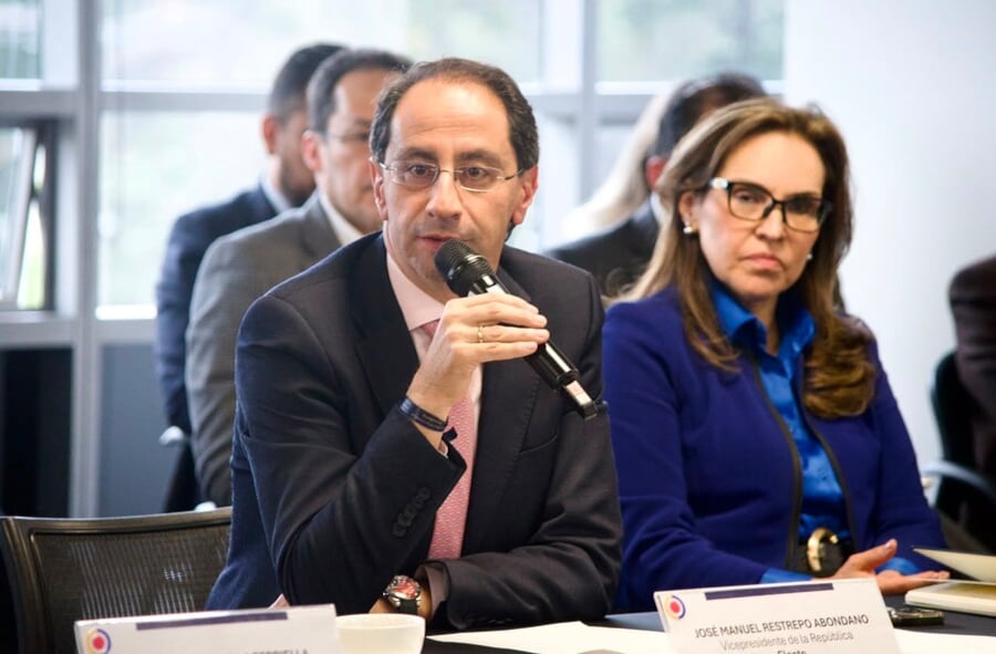 José Manuel Restrepo se reunió con el embajador en Venezuela, Jorge Jaller: dio instrucciones para fortalecer el comercio binacional con apoyo de EE. UU.