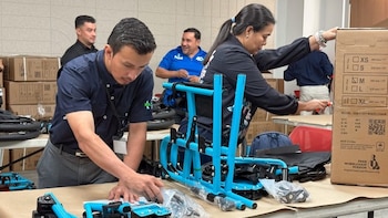 El Salvador probará un modelo de formación para entregar sillas de ruedas con seguridad