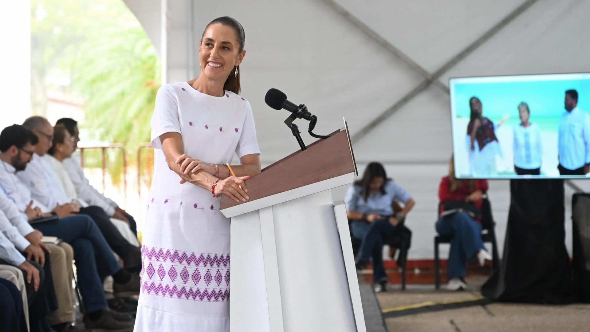 La presidenta Claudia Sheinbaum estuvo presente en Coatzacoalcos, Veracruz, donde se hizo el anuncio millonario. (Presidencia)