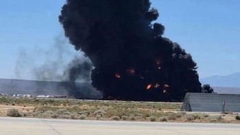 Un bombardero B-52 de la Fuerza Aérea se estrelló en una base de pruebas de la NASA y el Ejército en California