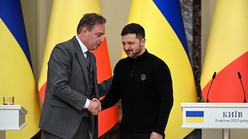 Zelenski defiende el acuerdo con Bélgica sobre aviones F-16 y espera recibir tres cazas antes de final de año