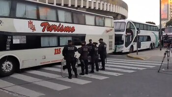 Protesta de micros de turismo en 9 de julio