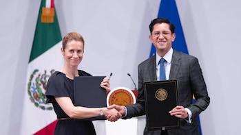 Claudia Sheinbaum firma Acuerdo Global Modernizado entre México y la Unión Europea. (Foto: Presidencia)