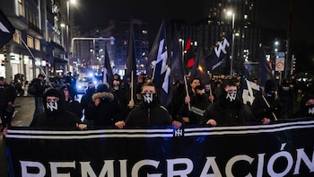 Interior admite a Sumar que su capacidad para vetar el registro de entidades neonazis es limitada y remite a la Justicia