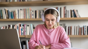 Cómo el cerebro se reorganiza para aprender a funcionar en multitasking y qué impacto tiene en el aprendizaje
